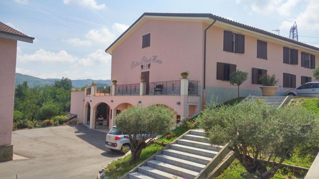 Relais Black Horse Millesimo エクステリア 写真